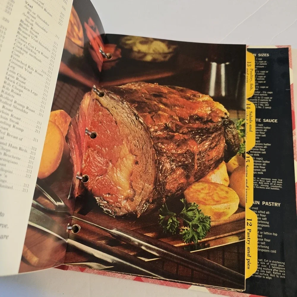 Vintage 1968 Better Homes Gardens Red Check New‎ Cook Book Meredith Press 5 Ring
